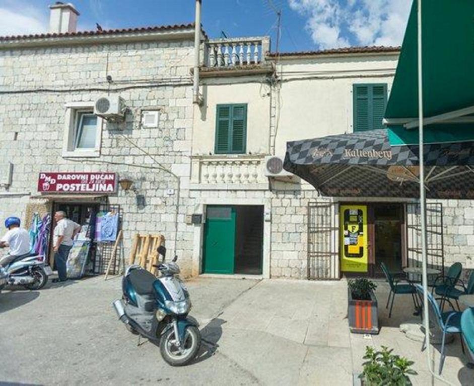 Apartments And Rooms Misic Trogir Exterior foto