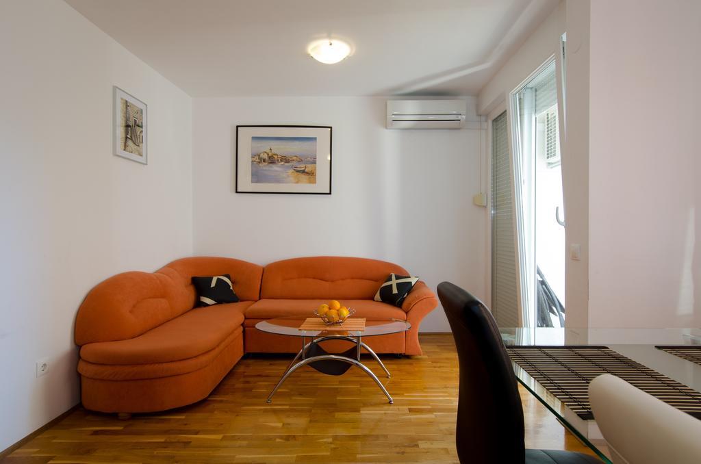 Apartments And Rooms Misic Trogir Exterior foto