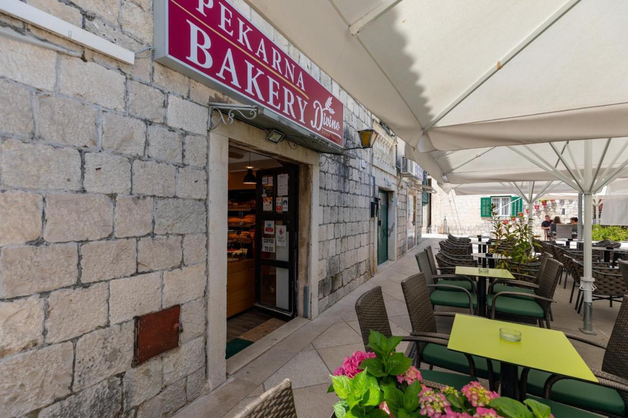 Apartments And Rooms Misic Trogir Exterior foto