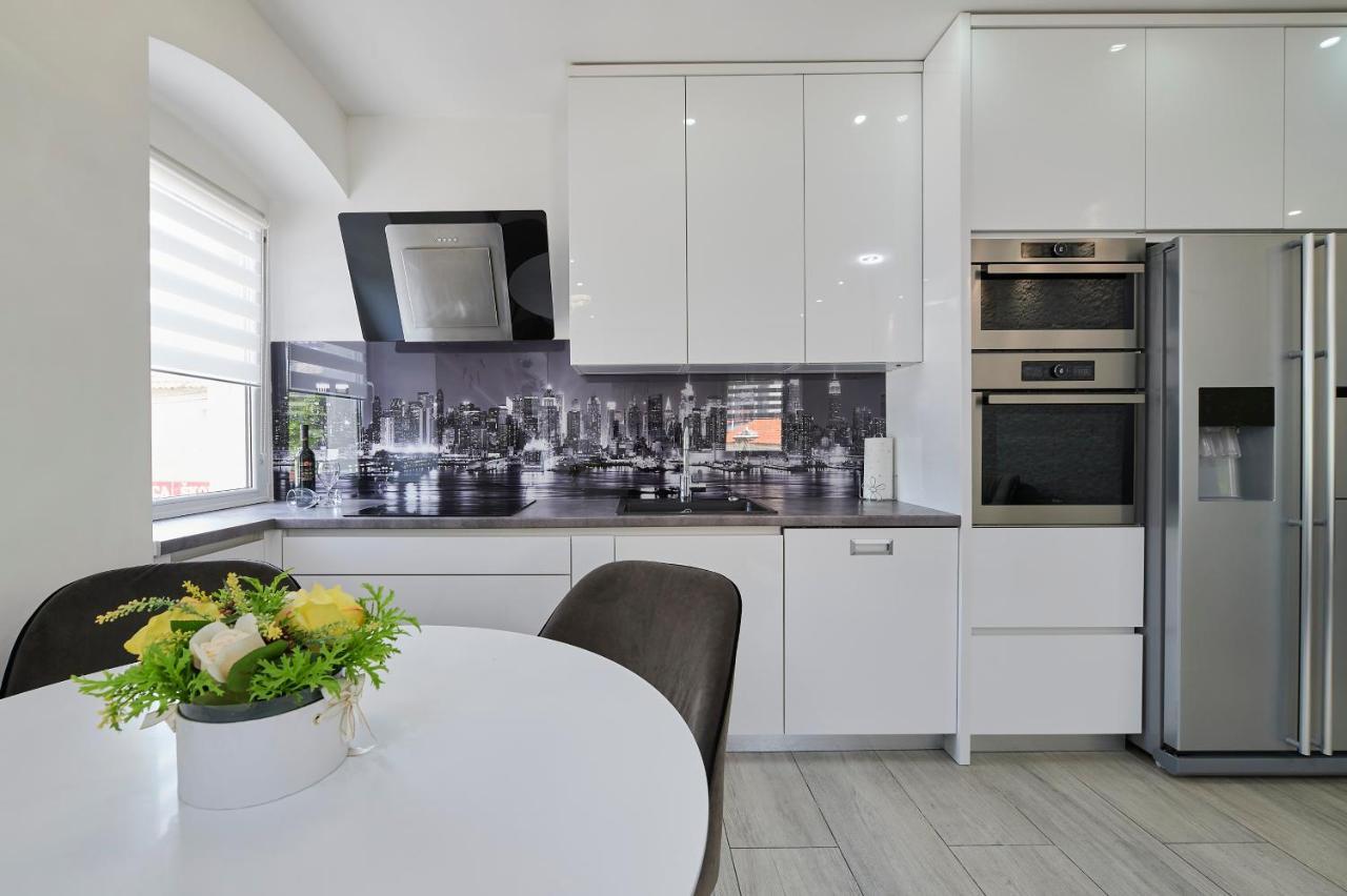 Apartments And Rooms Misic Trogir Exterior foto