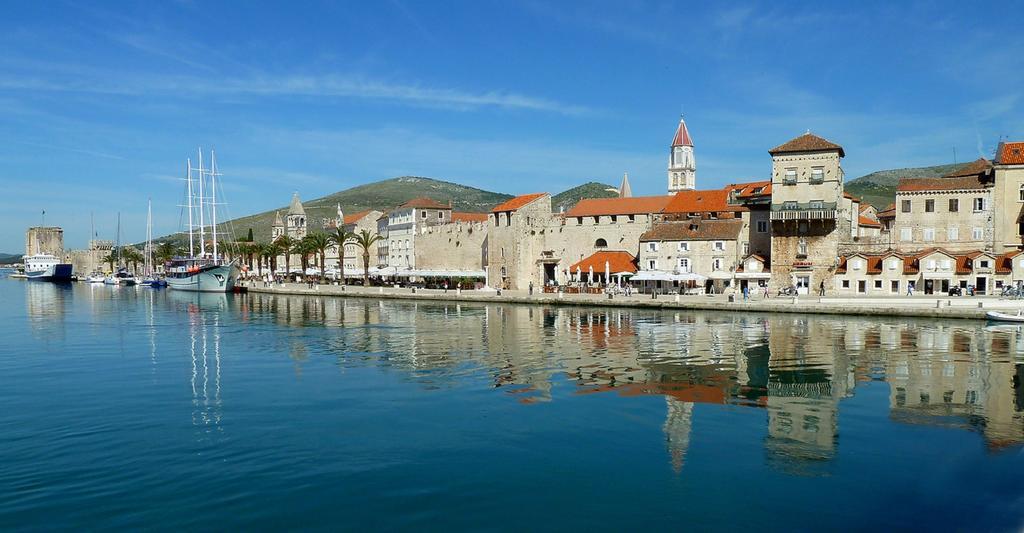 Apartments And Rooms Misic Trogir Exterior foto